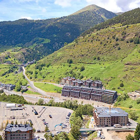 Ski Apartments El Tarter شقة