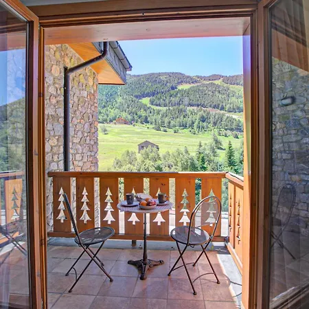 Ski Apartments El Tarter شقة